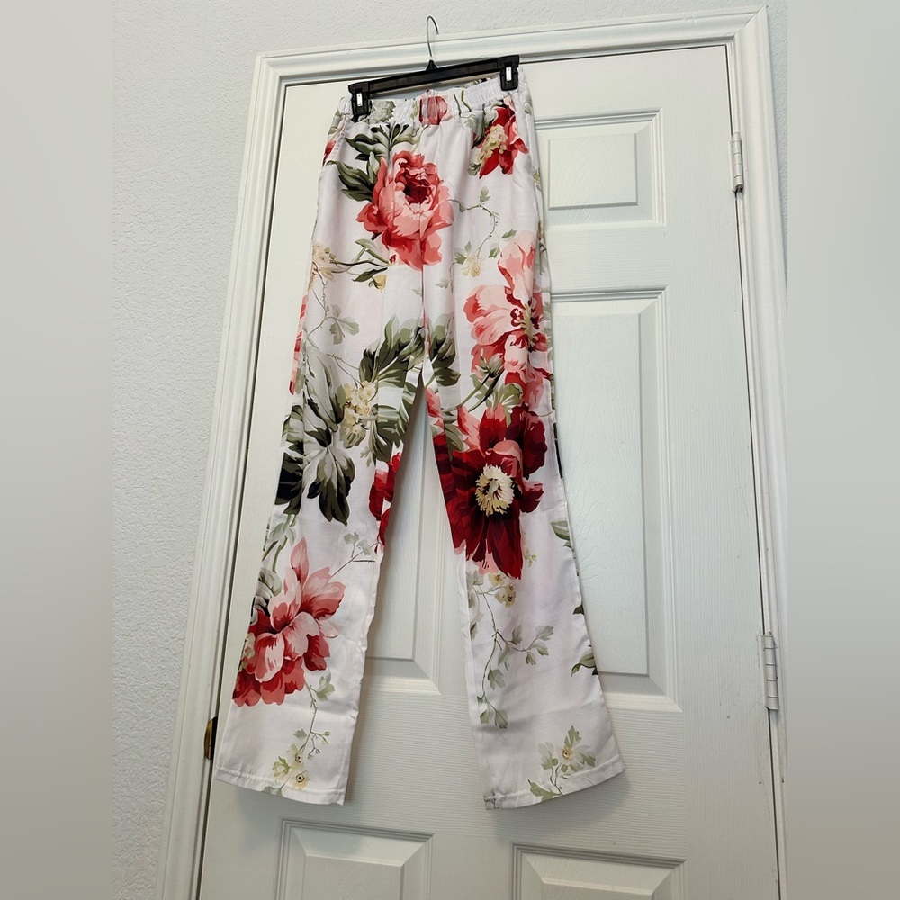 New Designer Like Floral Wide Leg Pants - M/L - Picture 5 of 7